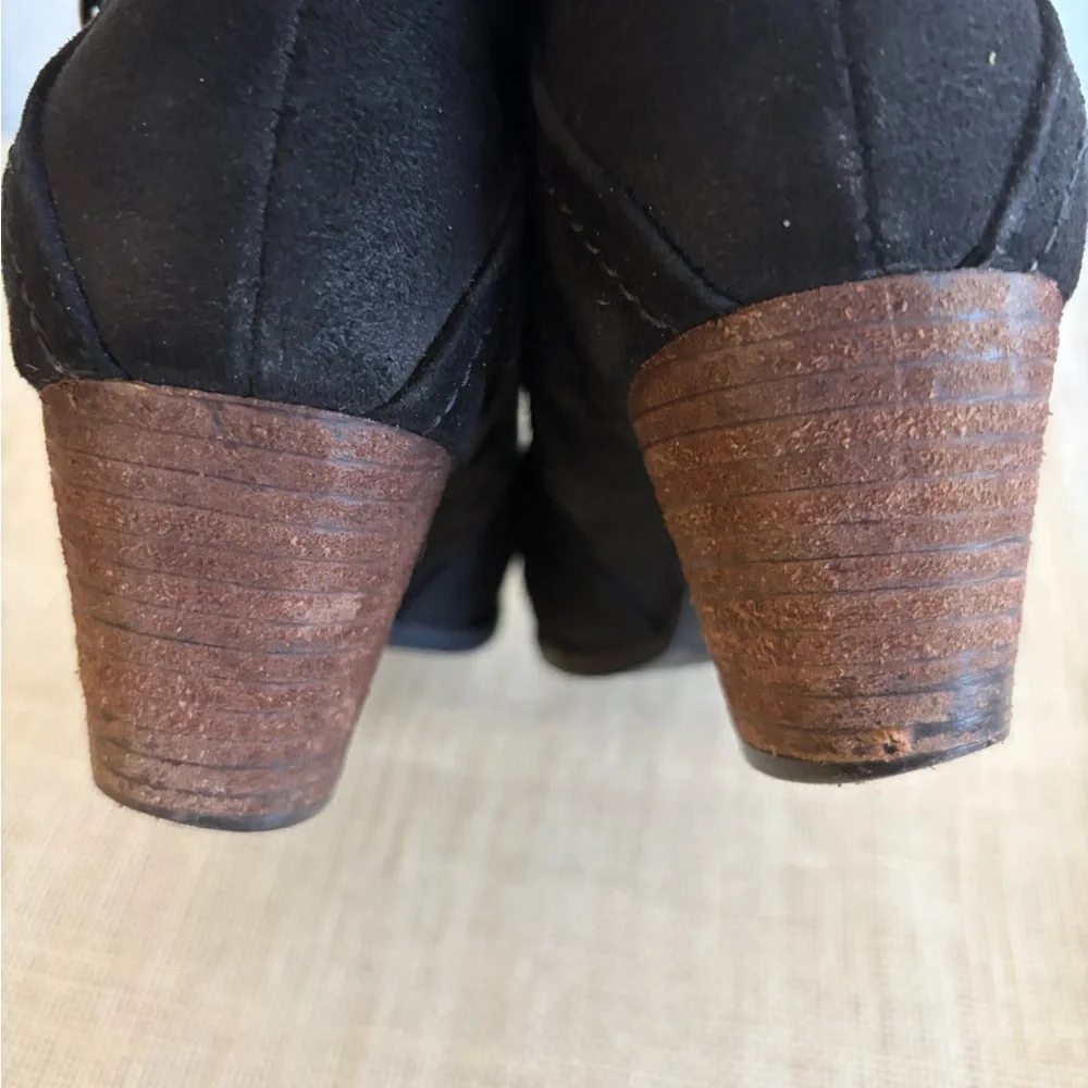Bella Vita Black Suede Ankle Booties with Side Zip
